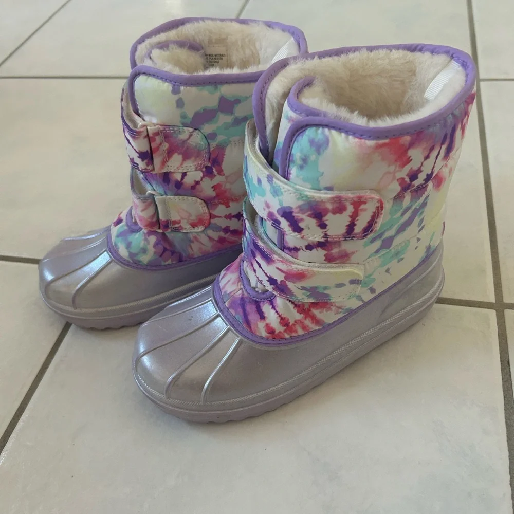 The Children's Place Tie-Dye and Silver Snow Boots